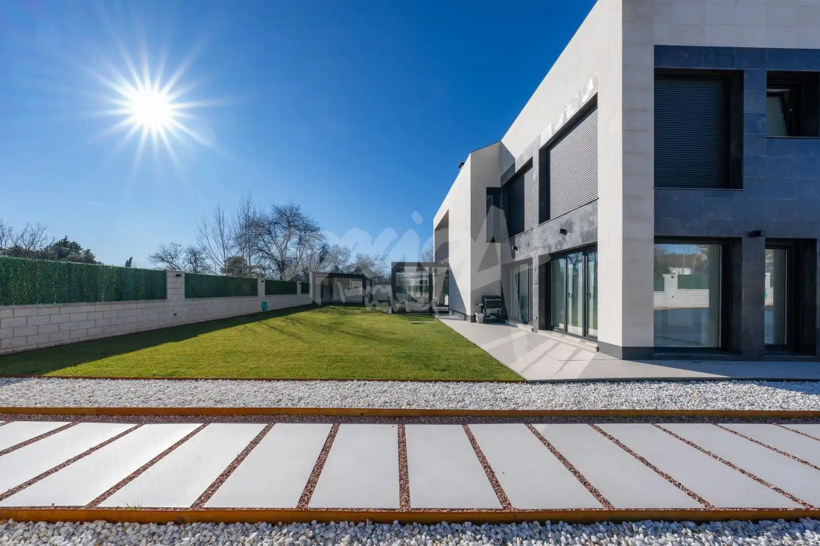 Vista exterior de Casa o xalet en venda en Colmenarejo amb Calefacció, Jardí privat i Terrassa