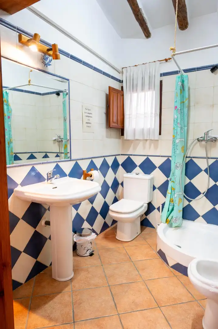 Bany de Casa o xalet en venda en Blanca amb Terrassa, Piscina i Moblat