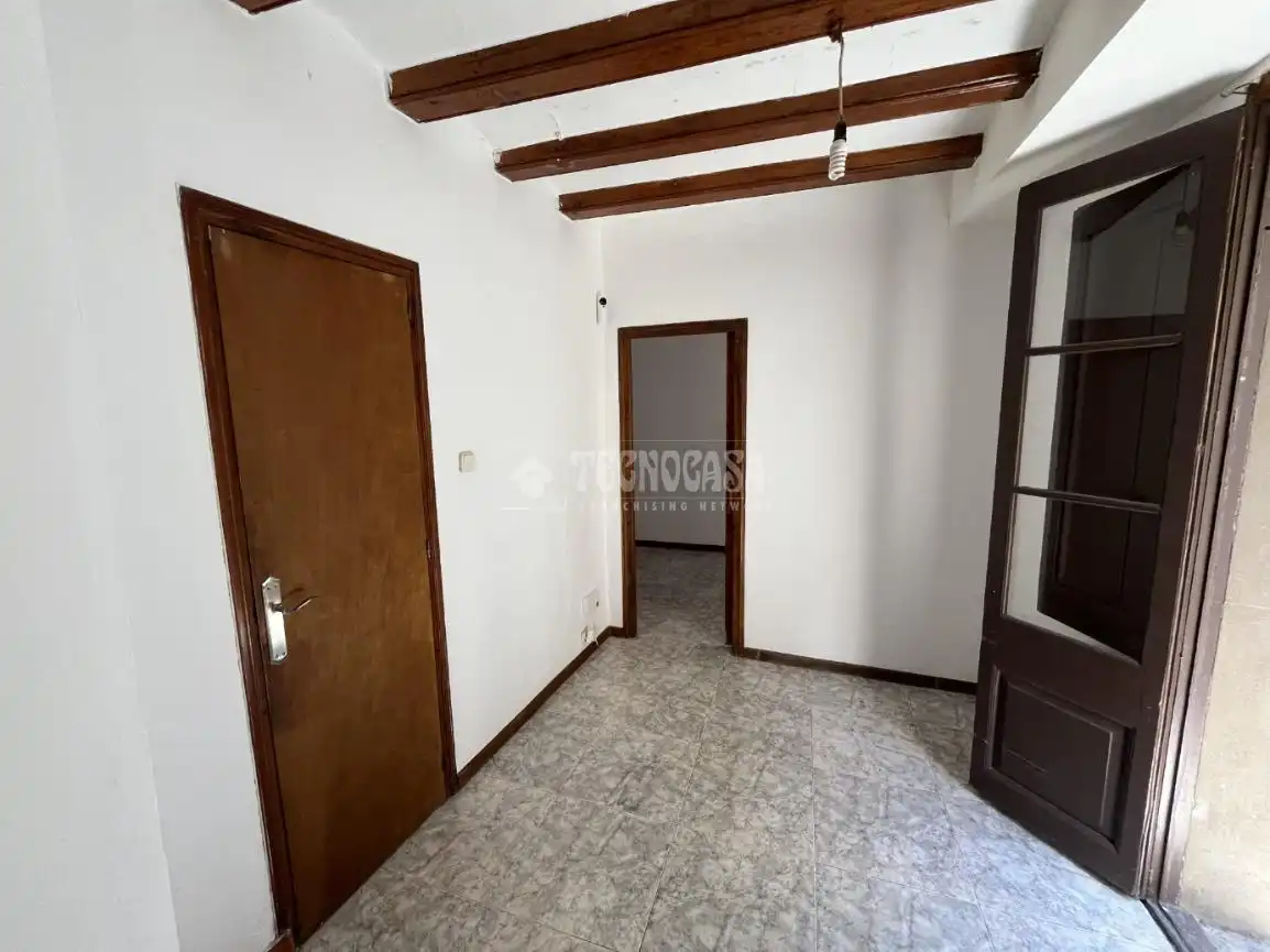 Wohnung zum Verkauf in Barcelona mit Balkon