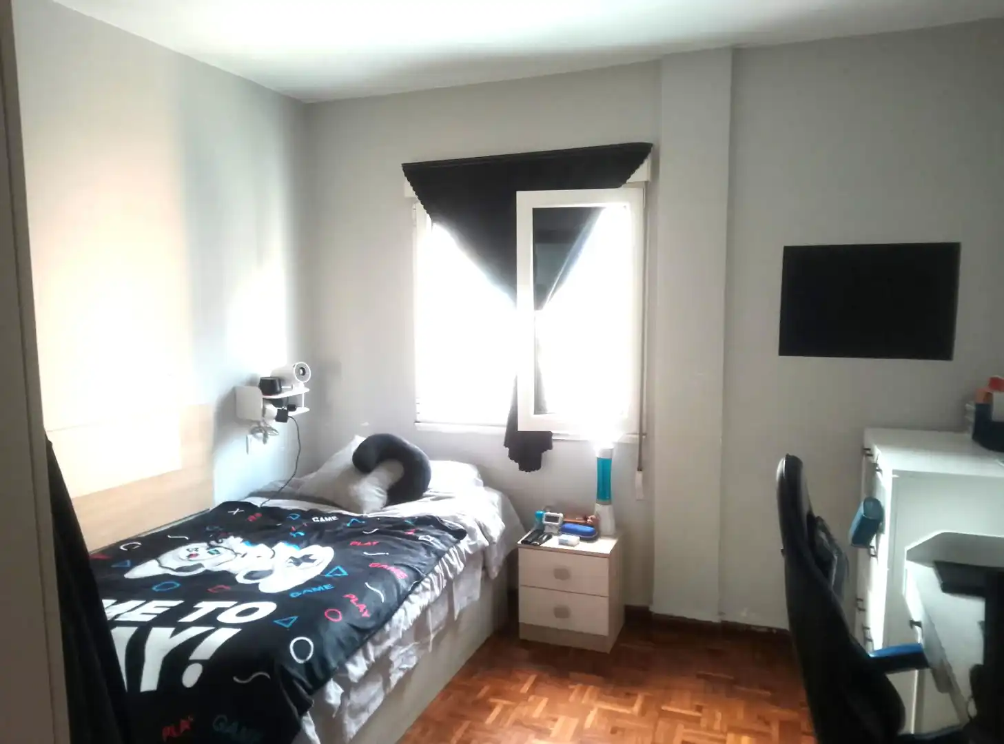Habitación de Piso en venta en Gijón  con Terraza y Amueblado