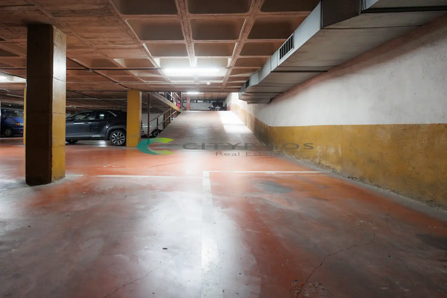 Parking de Piso en venta en Barcelona con Aire acondicionado, Calefacción y Parquet