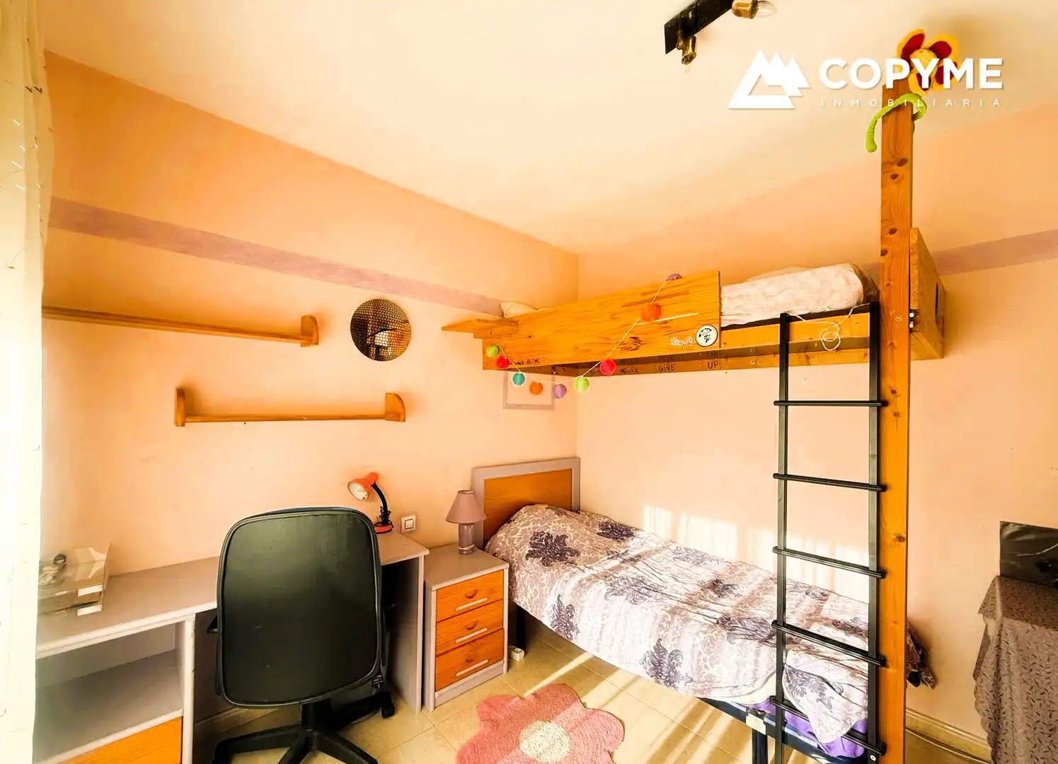 Habitación de Casa adosada en venta en Santa Olalla con Aire acondicionado, Calefacción y Jardín privado