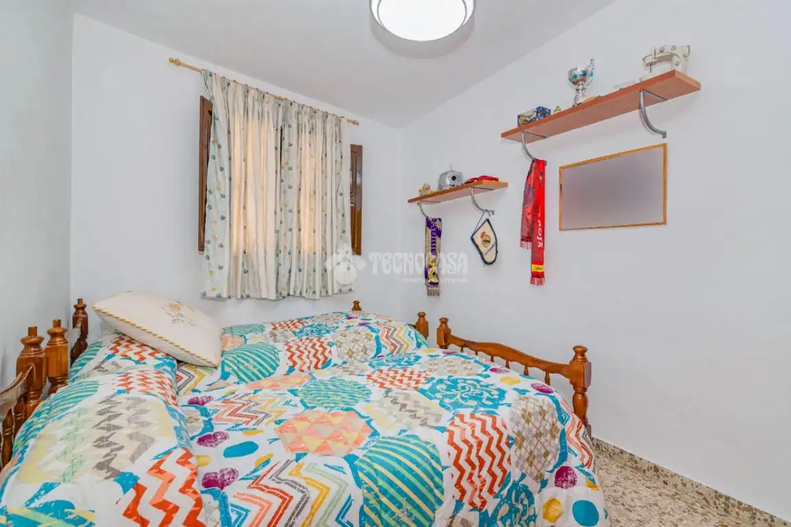 Dormitori de Casa adosada en venda en Loja amb Aire condicionat, Terrassa i Traster
