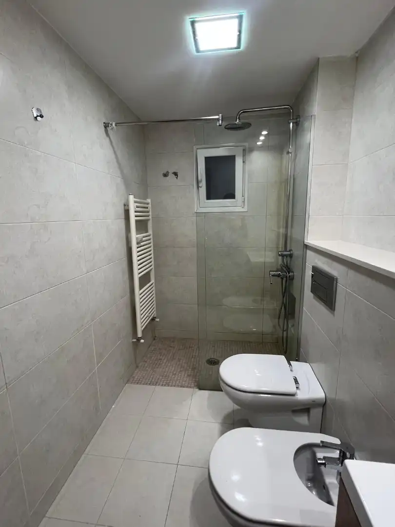 Bathroom of Flat for rent in Zaragoza  with Heating, Furnished and Oven
