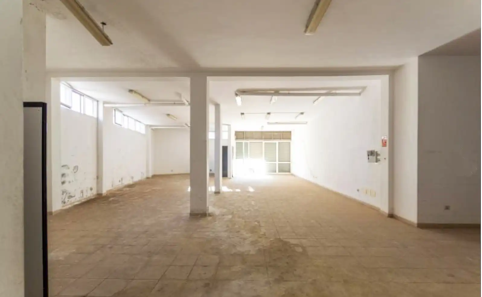 Gewerbefläche zum Verkauf in Calle Simon Rueda, imagen 2