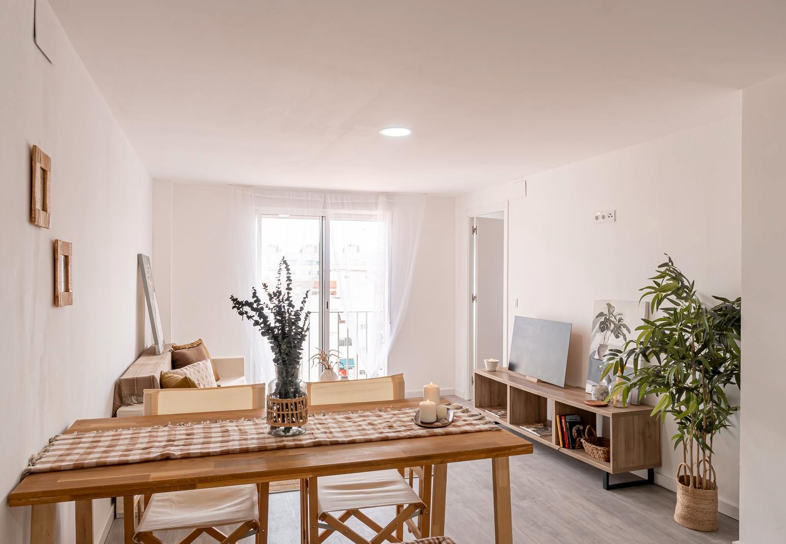 Sala d'estar de Pis en venda en  Valencia Capital amb Aire condicionat, Parquet i Moblat