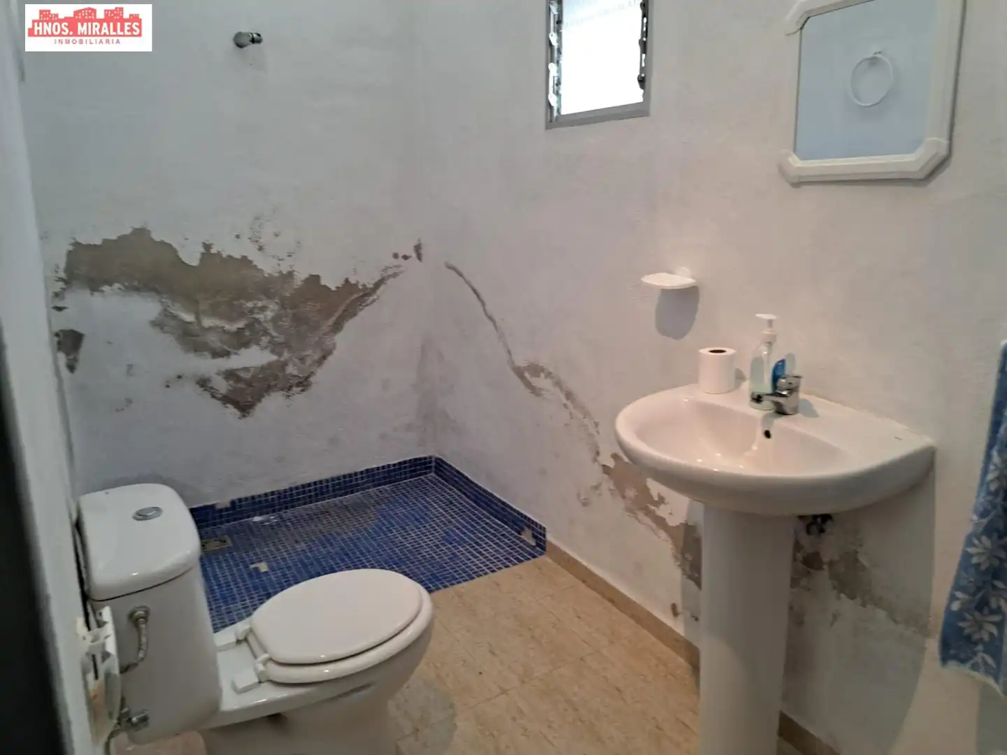 Bany de Finca rústica en venda en Hondón de las Nieves / El Fondó de les Neus