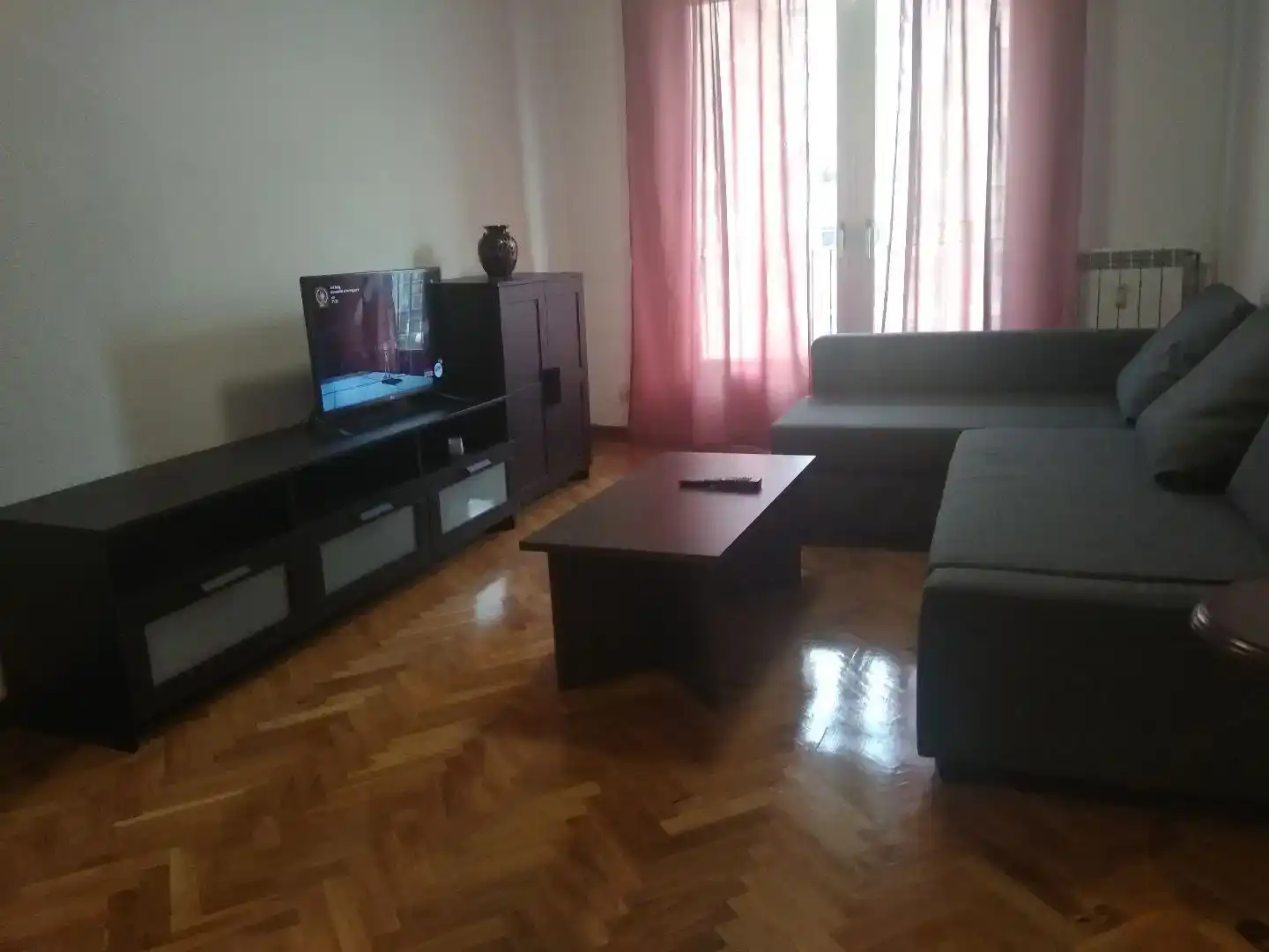 Wohnzimmer von Wohnung zur Miete in  Pamplona / Iruña mit Balkon