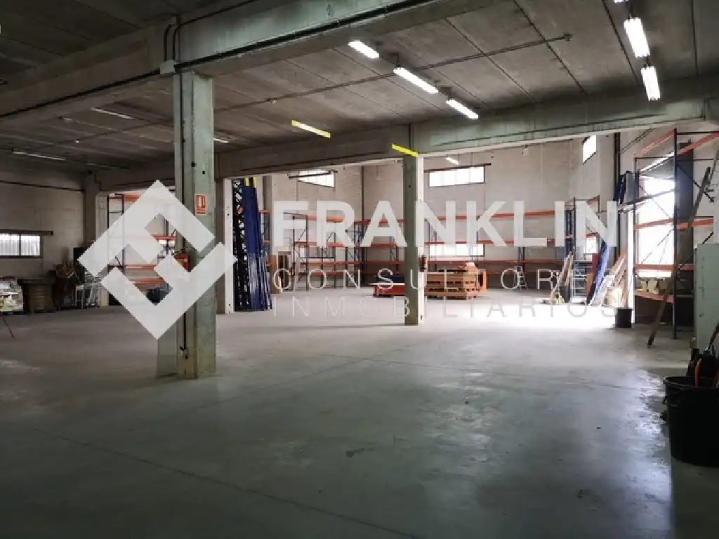 Nau industrial en venda a Carrer de la Ceràmica