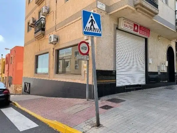 Local de alquiler en El Ejido con Aire acondicionado