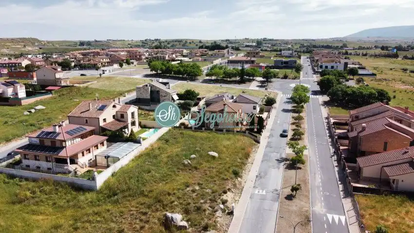 Terreni e lotti in vendita a La Lastrilla, imagen 4