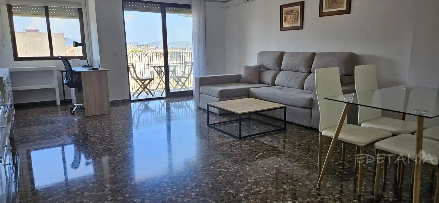 Sala de estar de Piso de alquiler en Moncada con Aire acondicionado, Amueblado y Internet