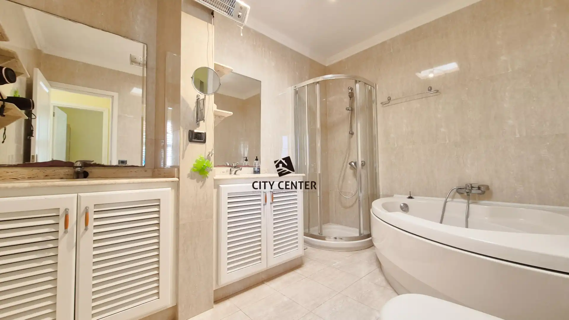 Badezimmer von Einfamilien-Reihenhaus zum Verkauf in Arico mit Terrasse, Möbliert und Balkon