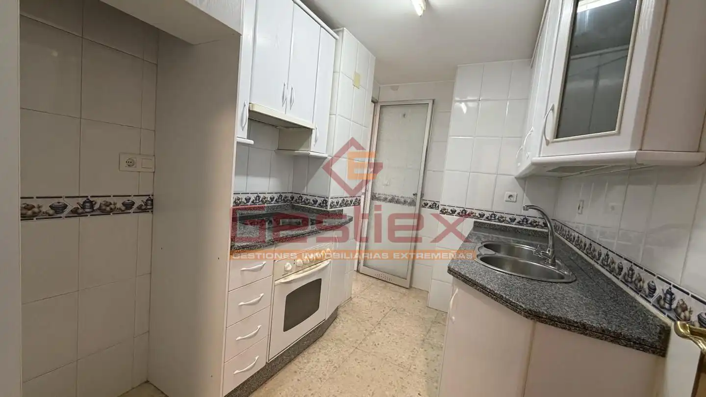 Flat with lift for sale in Avenida de San Antonio, imagen 2