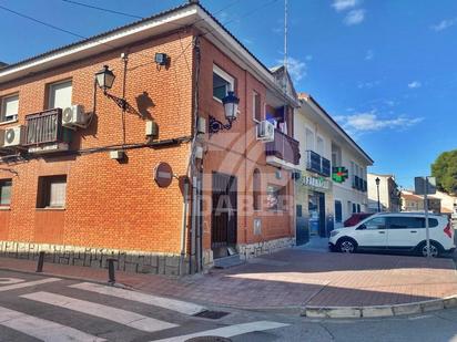 Vista exterior de Casa o xalet en venda en Yeles amb Aire condicionat