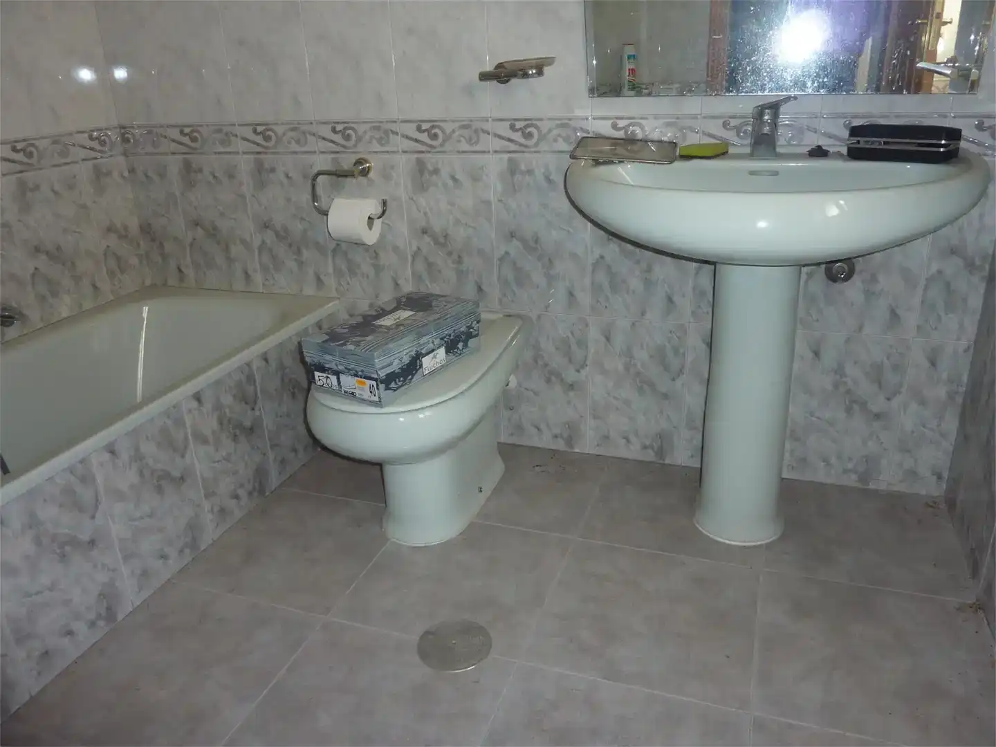 Bany de Planta baixa en venda en La Roda amb Jardí privat i Traster