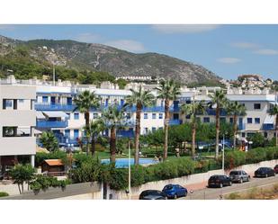 Vista exterior de Àtic en venda en Alcalà de Xivert amb Aire condicionat, Calefacció i Jardí privat