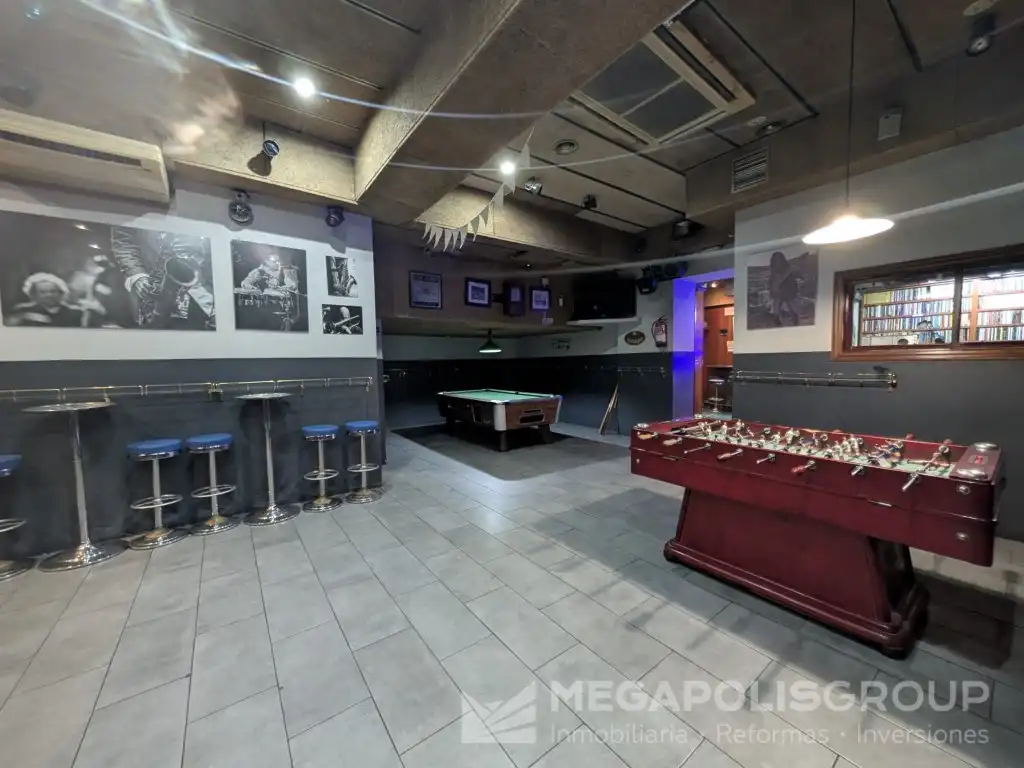 Local en venta en L'Hospitalet de Llobregat con Aire acondicionado