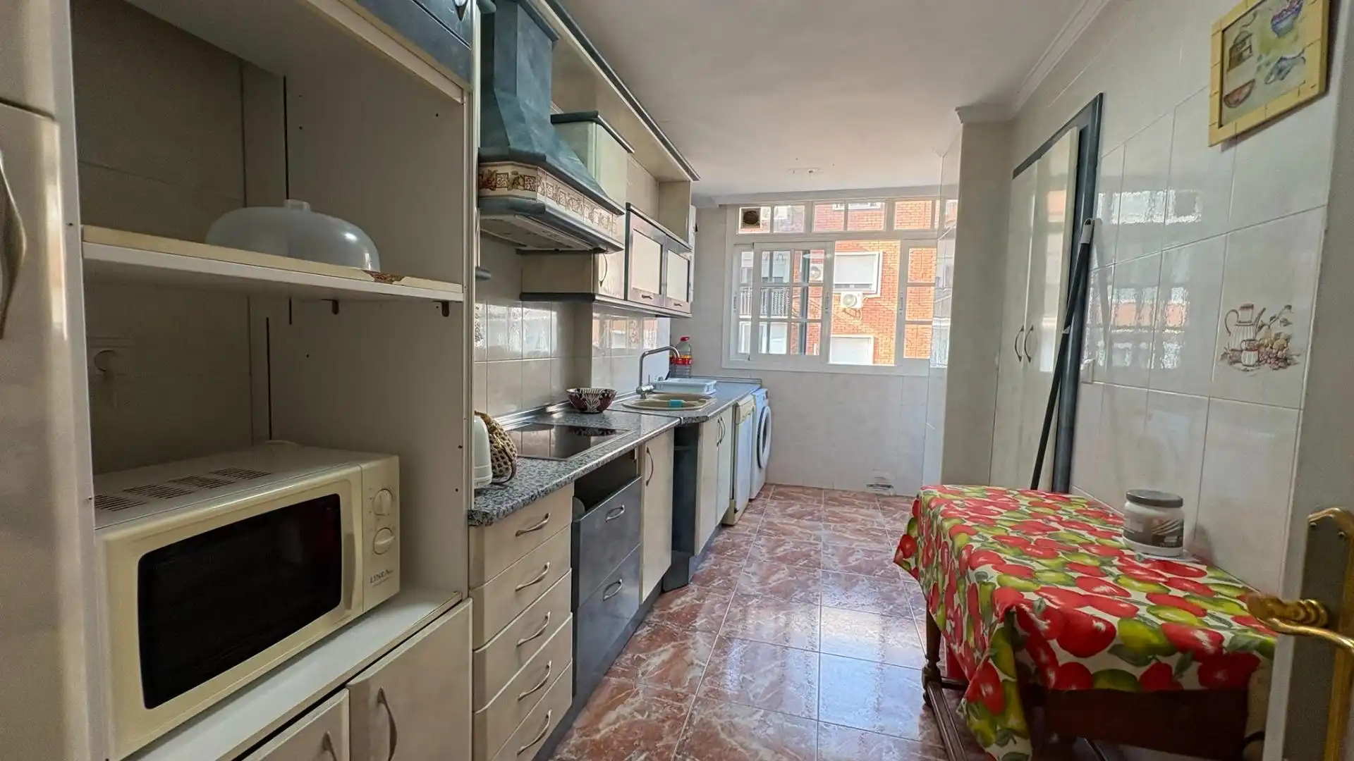 Cocina de Piso de alquiler en Málaga con Aire acondicionado, Amueblado y Balcón