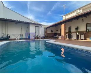 Swimming pool of House or chalet for sale in Miajadas  with Air Conditioner, Private garden and Terrace