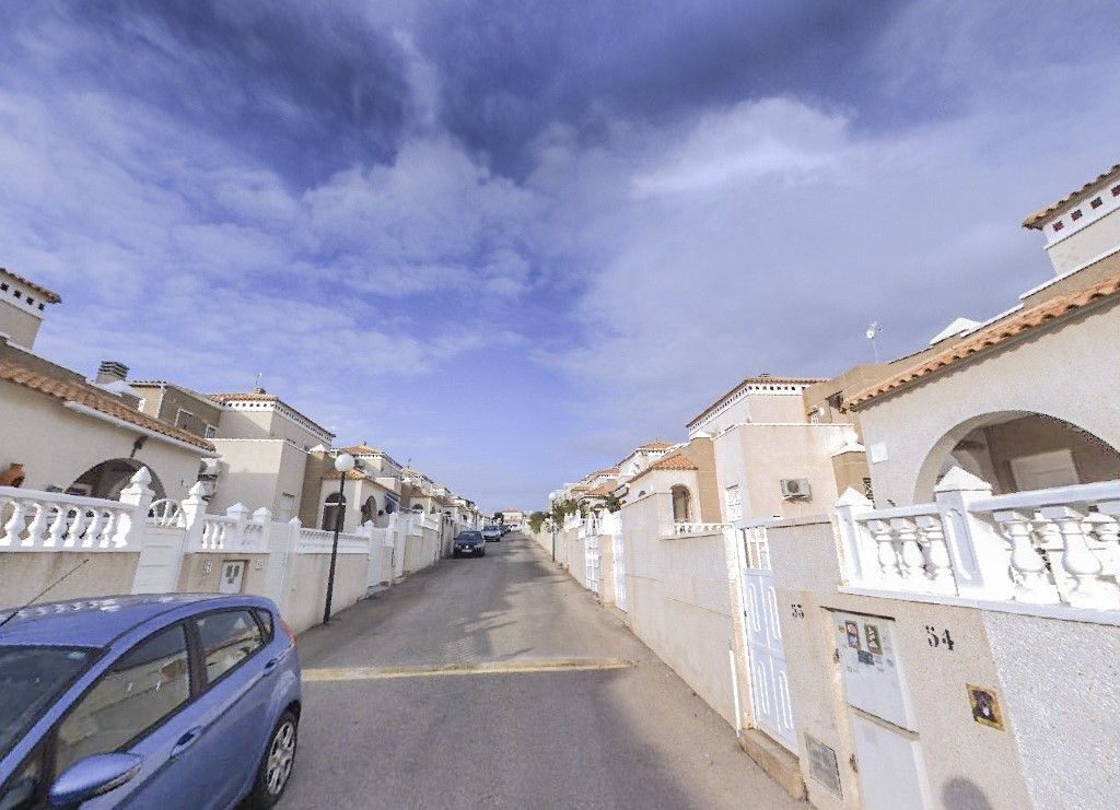 Vista exterior de Apartamento en venta en Torrevieja con Piscina
