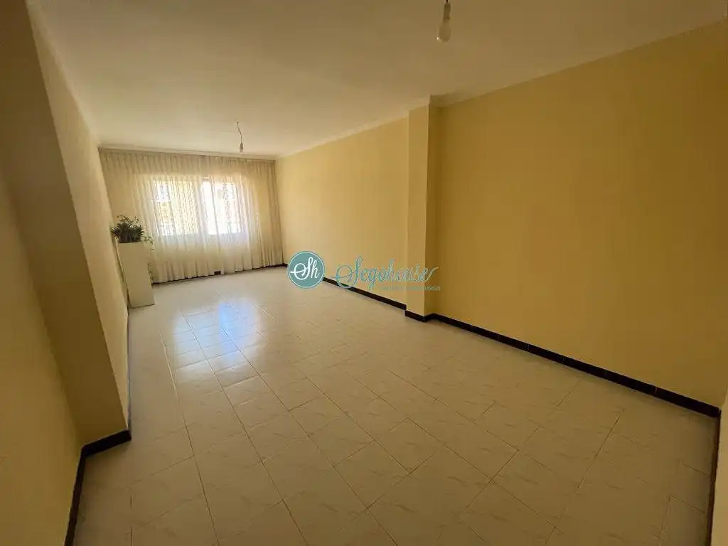 Living room of Flat for sale in Segovia  with Heating, Parquet flooring and Terrace