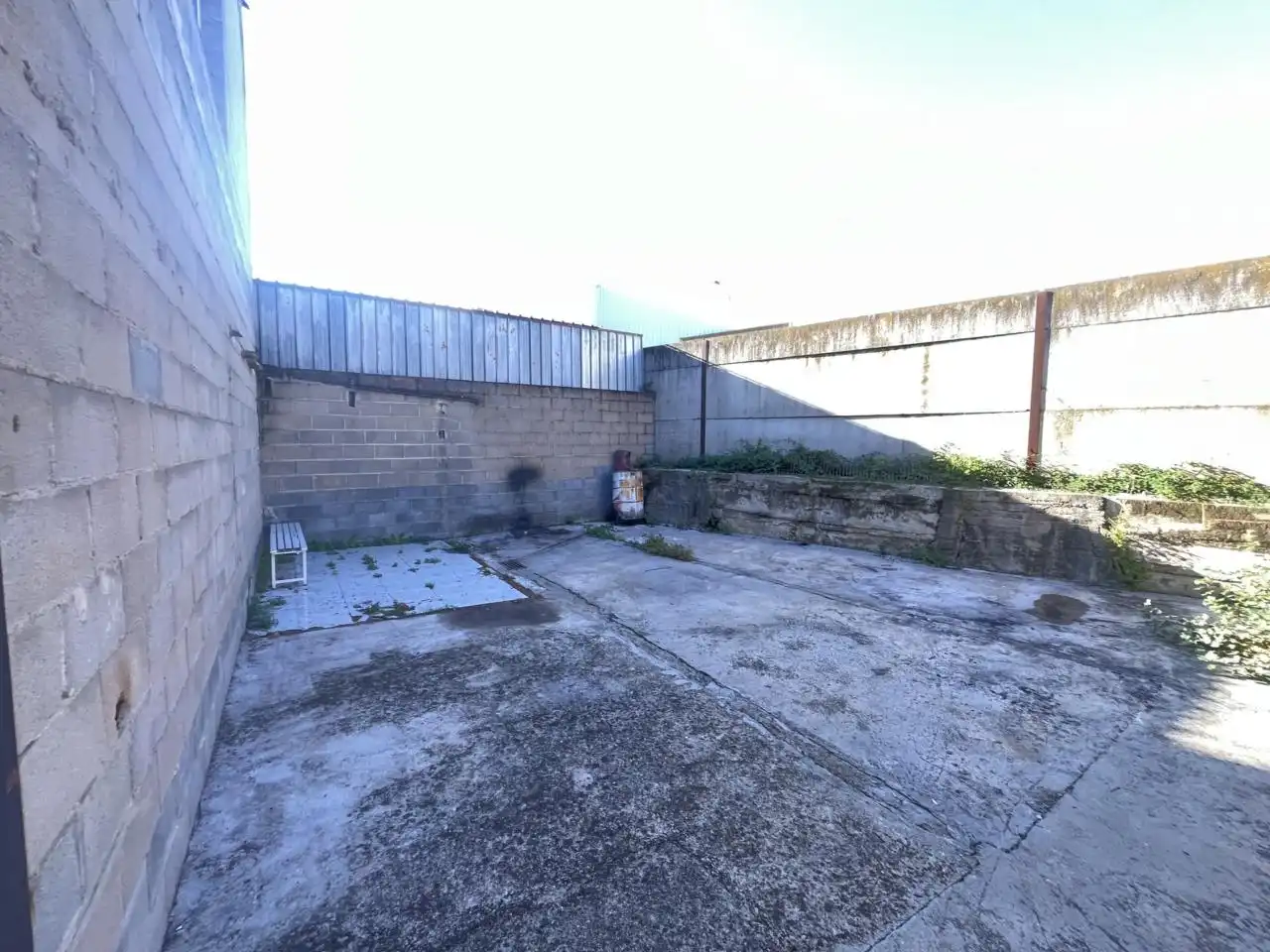 Aparcament de Nau industrial en venda en Riells i Viabrea