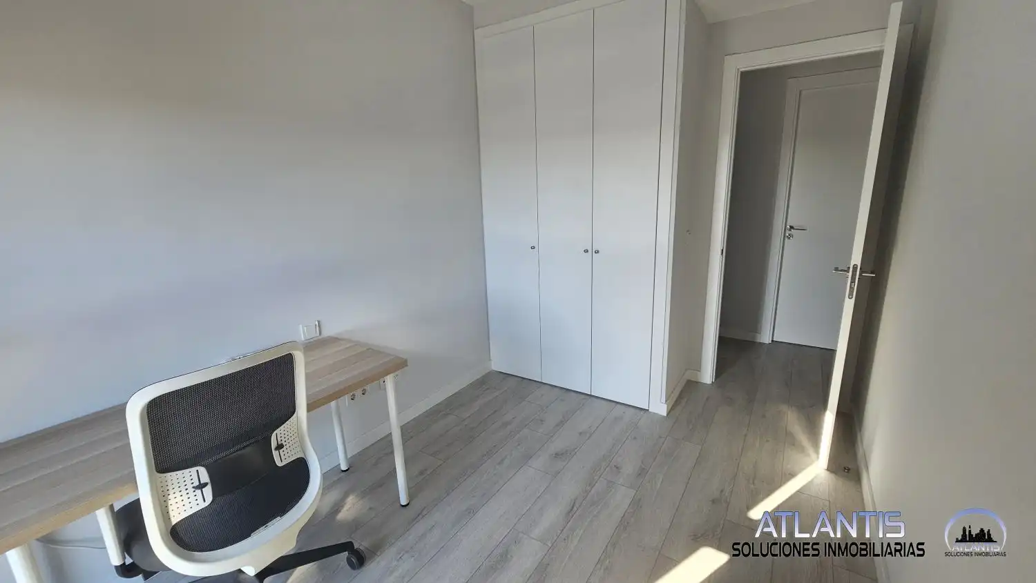 Bedroom of Flat for sale in Sevilla  with Air Conditioner, Heating and Community pool