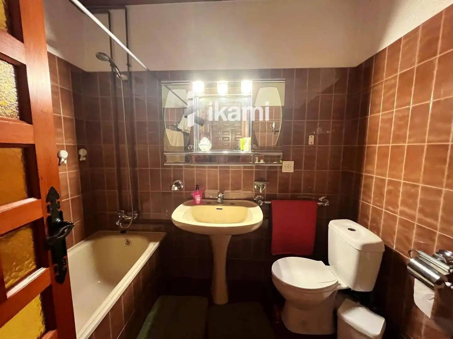 Baño de Casa o chalet en venta en Elda con Calefacción, Trastero y Piscina