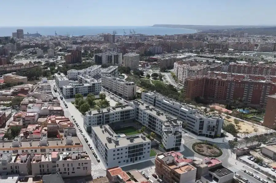Vista exterior de Apartament en venda en Alicante / Alacant amb Aire condicionat, Calefacció i Terrassa