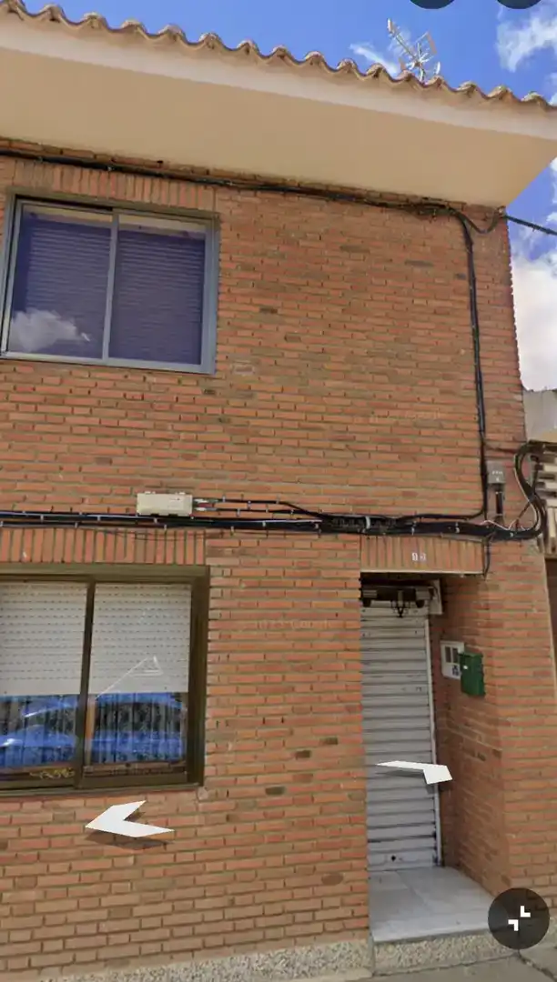 Vista exterior de Casa adosada en venda en Villafáfila amb Jardí privat, Parquet i Traster
