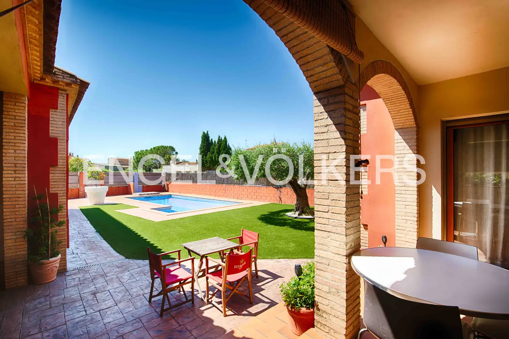 Vista exterior de Casa o chalet en venta en Navata con Aire acondicionado, Calefacción y Jardín privado