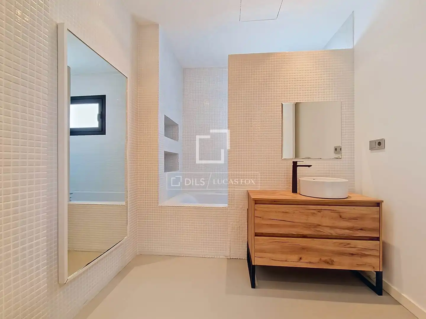 Badezimmer von Haus oder Chalet zum Verkauf in Vilanova i la Geltrú mit Klimaanlage, Heizung und Privatgarten