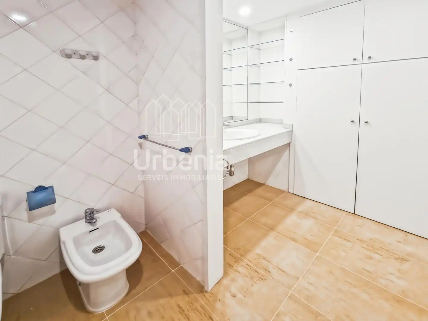 Badezimmer von Wohnung zum Verkauf in Mataró mit Klimaanlage