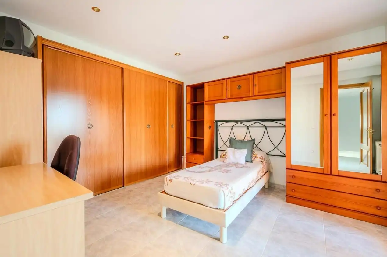 Habitación de Casa adosada en venta en Celrà
