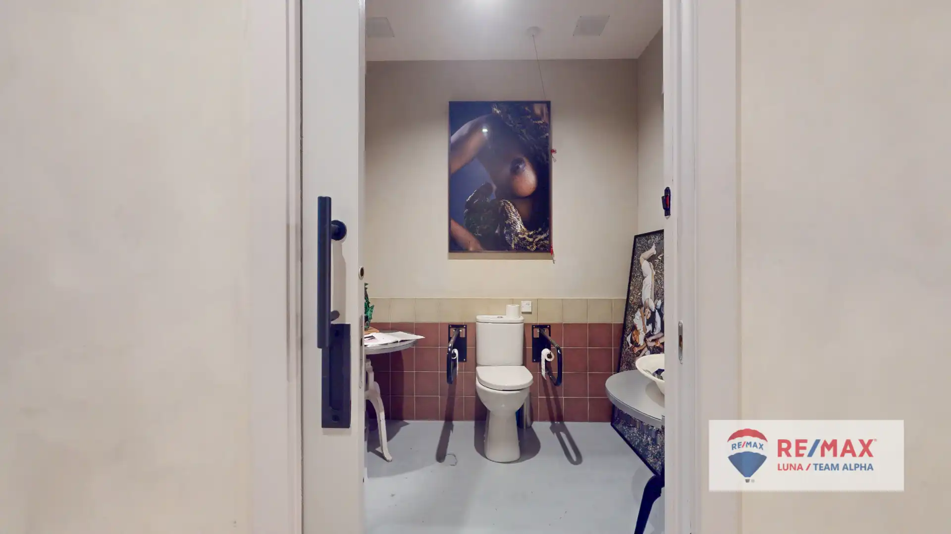 Baño de Local en traspaso en Madrid con Aire acondicionado, Calefacción y Parquet