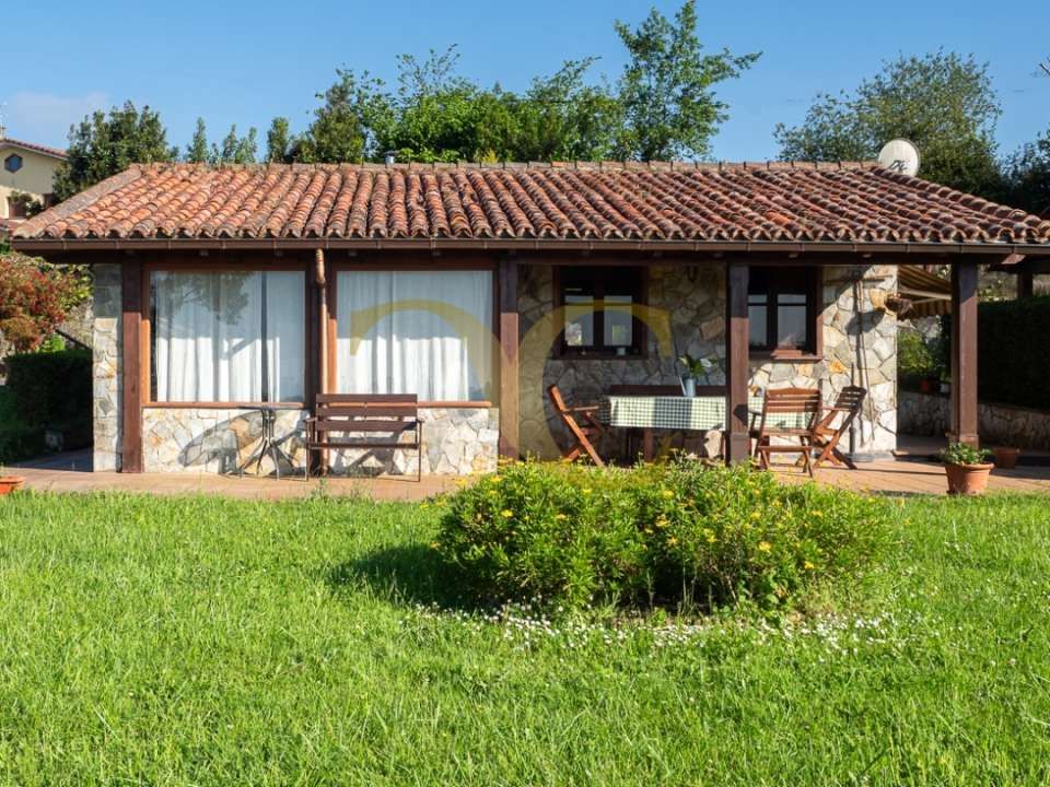 Jardí de Casa o xalet en venda en Villaviciosa amb Terrassa i Moblat
