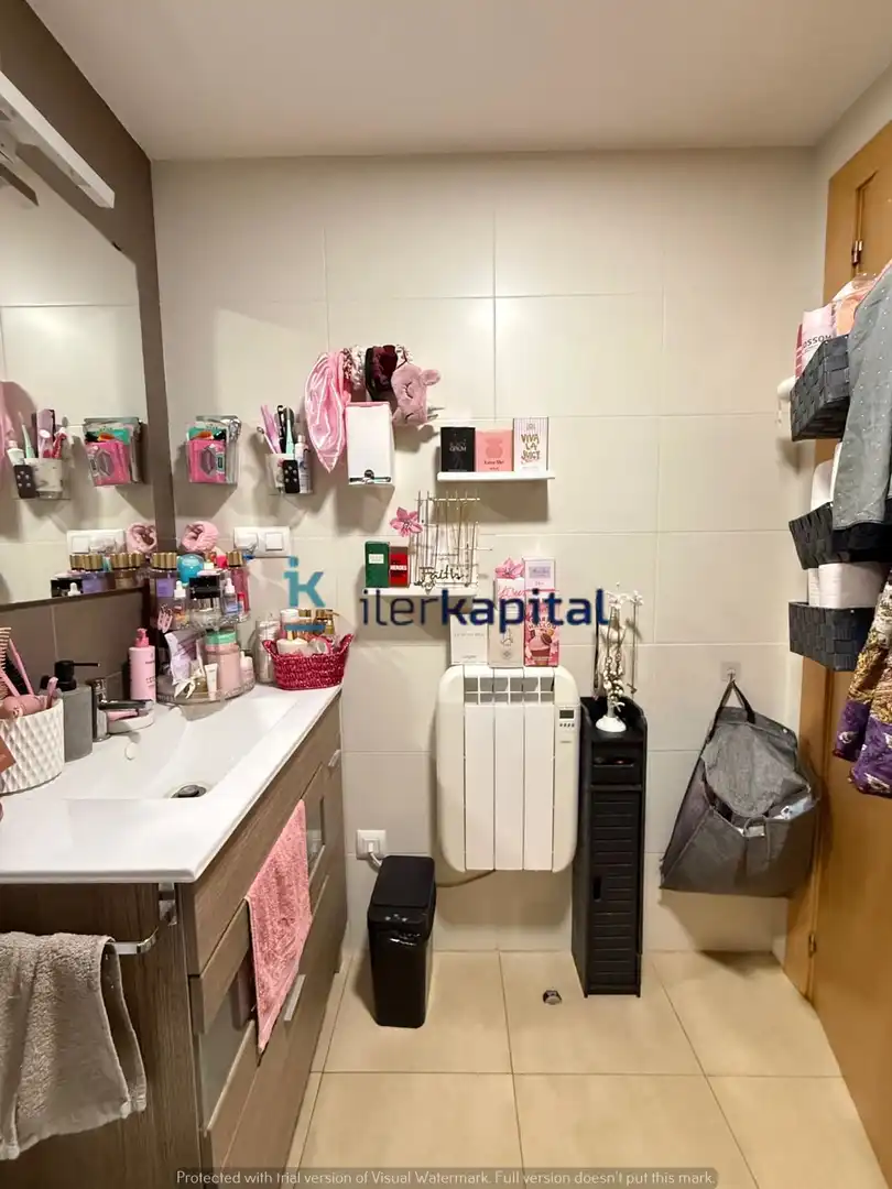 Bany de Dúplex en venda en Castelló de Farfanya amb Aire condicionat, Calefacció i Terrassa