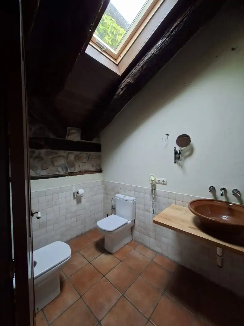 Baño de Finca rústica en venta en Soba con Calefacción, Jardín privado y Terraza
