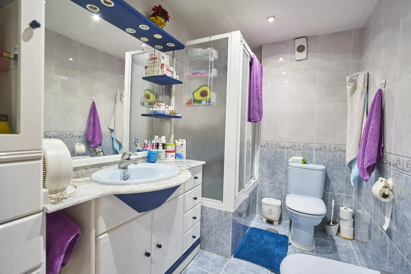 Baño de Piso en venta en Alcorcón con Calefacción y Amueblado