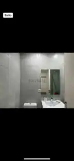 Baño de Piso de alquiler en Estepona con Aire acondicionado, Terraza y Amueblado