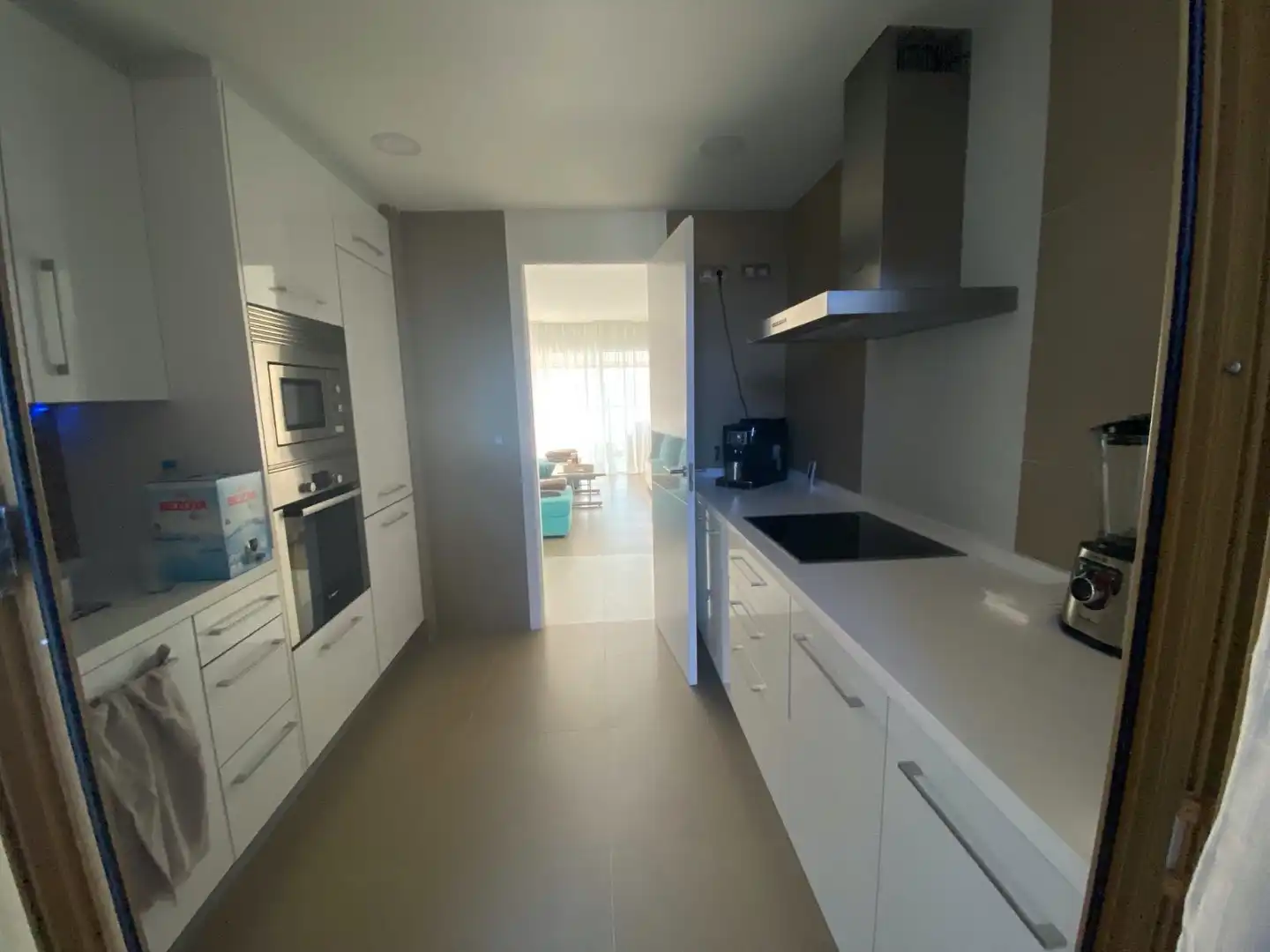 Cocina de Apartamento de alquiler en Benidorm con Aire acondicionado, Terraza y Amueblado