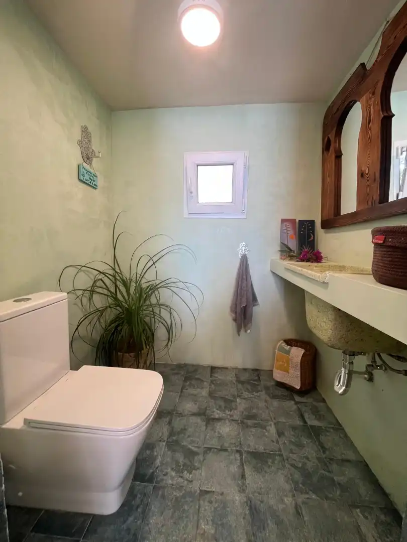 Baño de Casa adosada de alquiler en Vélez-Málaga con Aire acondicionado, Calefacción y Jardín privado