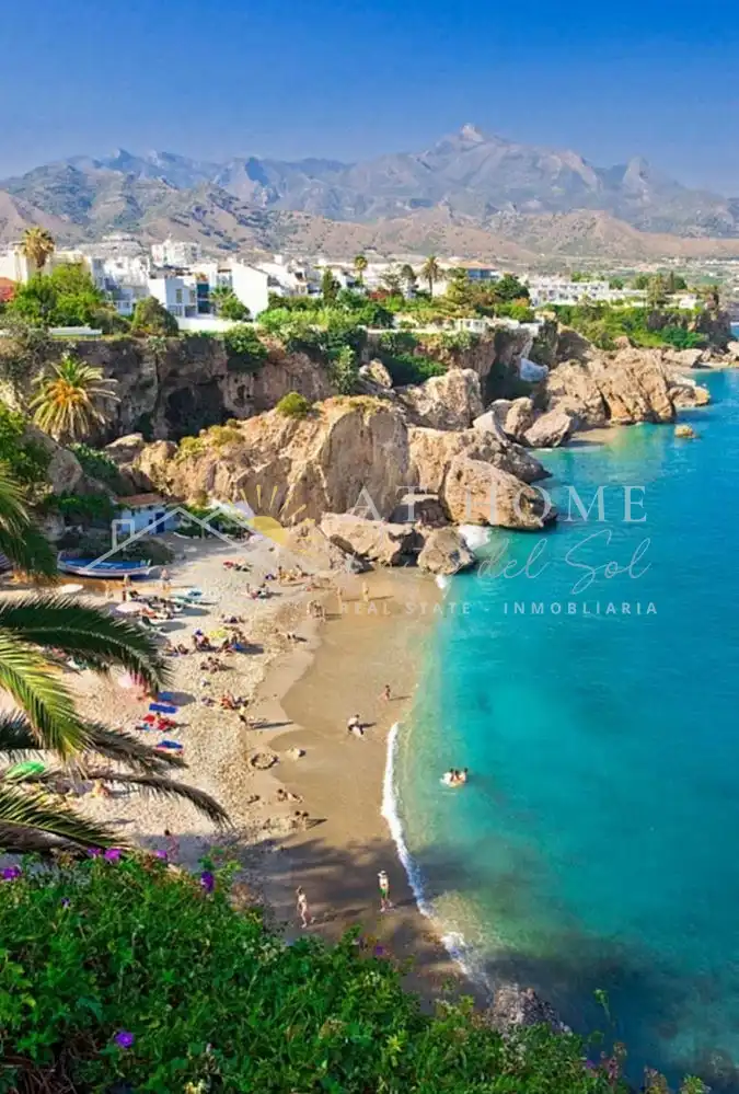 Vista exterior de Casa o chalet en venta en Nerja con Terraza y Horno