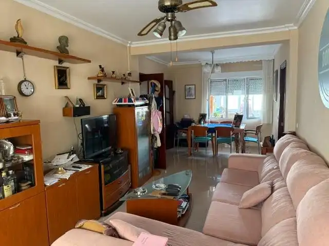 Sala d'estar de Pis en venda en Cádiz amb Calefacció i Moblat