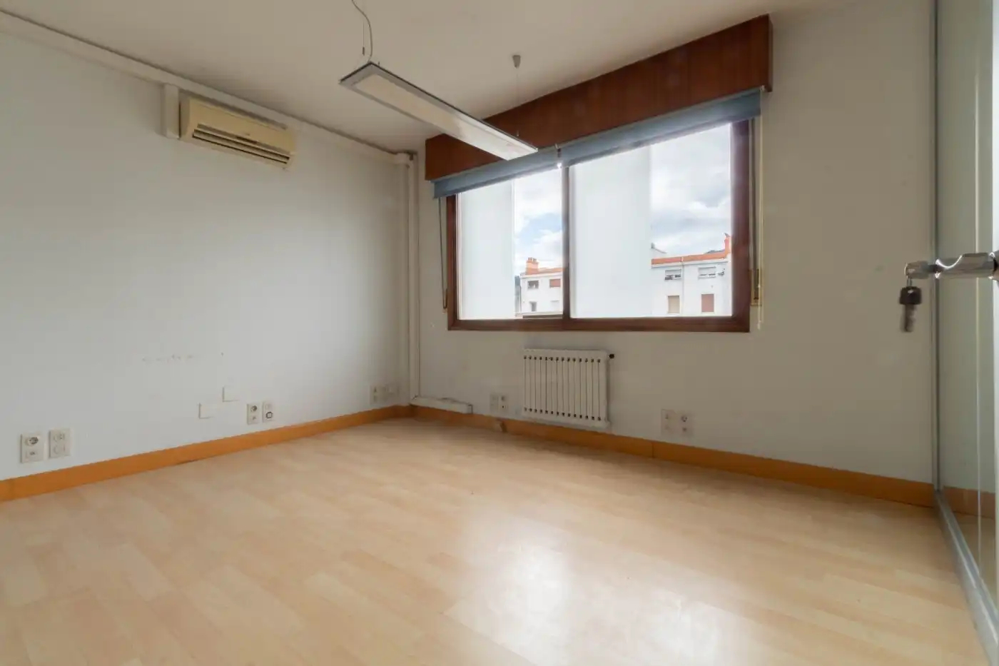 Office space with lift for sale in Calle Rodriguez Arias 71 bis, imagen 13