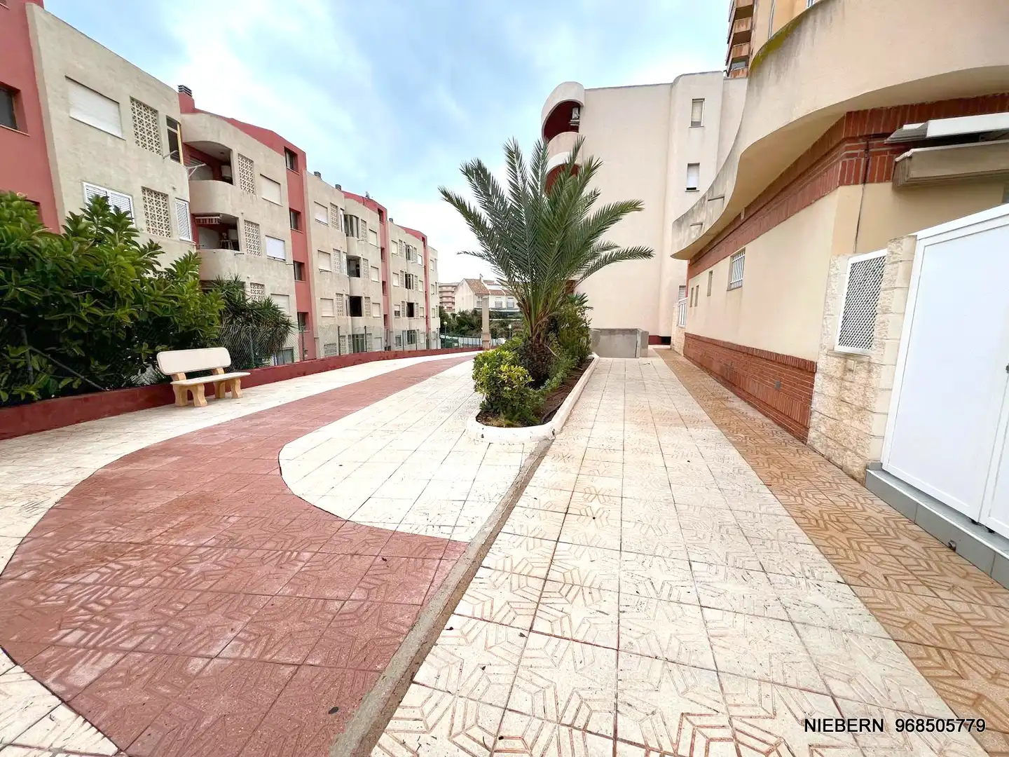 Außenansicht von Wohnung zum Verkauf in La Manga del Mar Menor mit Klimaanlage, Parkett und Terrasse