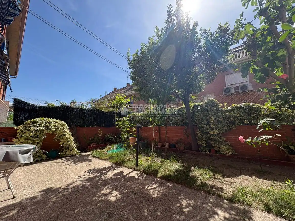 Jardí de Casa adosada en venda en Getafe amb Calefacció, Jardí privat i Terrassa