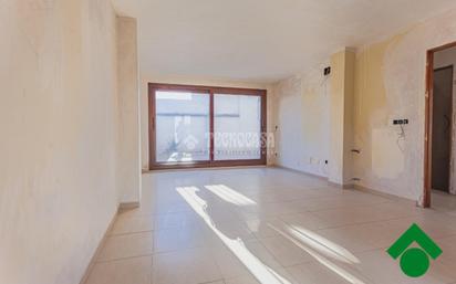 Living room of Single-family semi-detached for sale in Pinos Puente