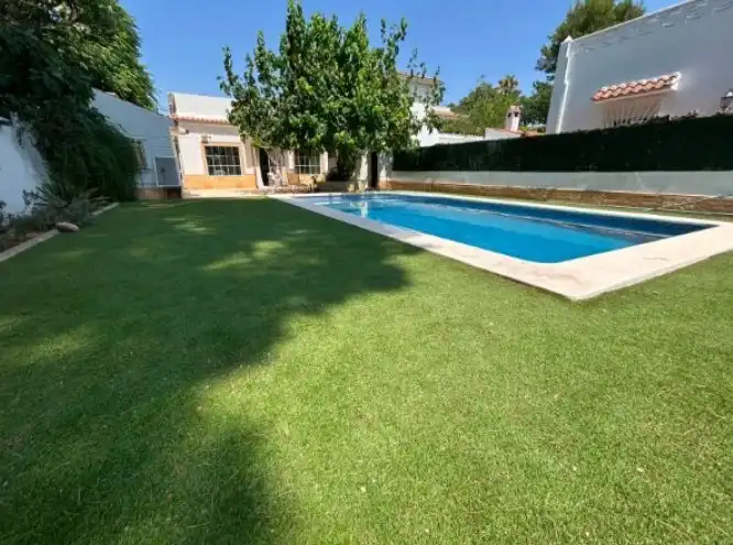 Jardí de Casa o xalet en venda en Paterna amb Aire condicionat, Calefacció i Jardí privat